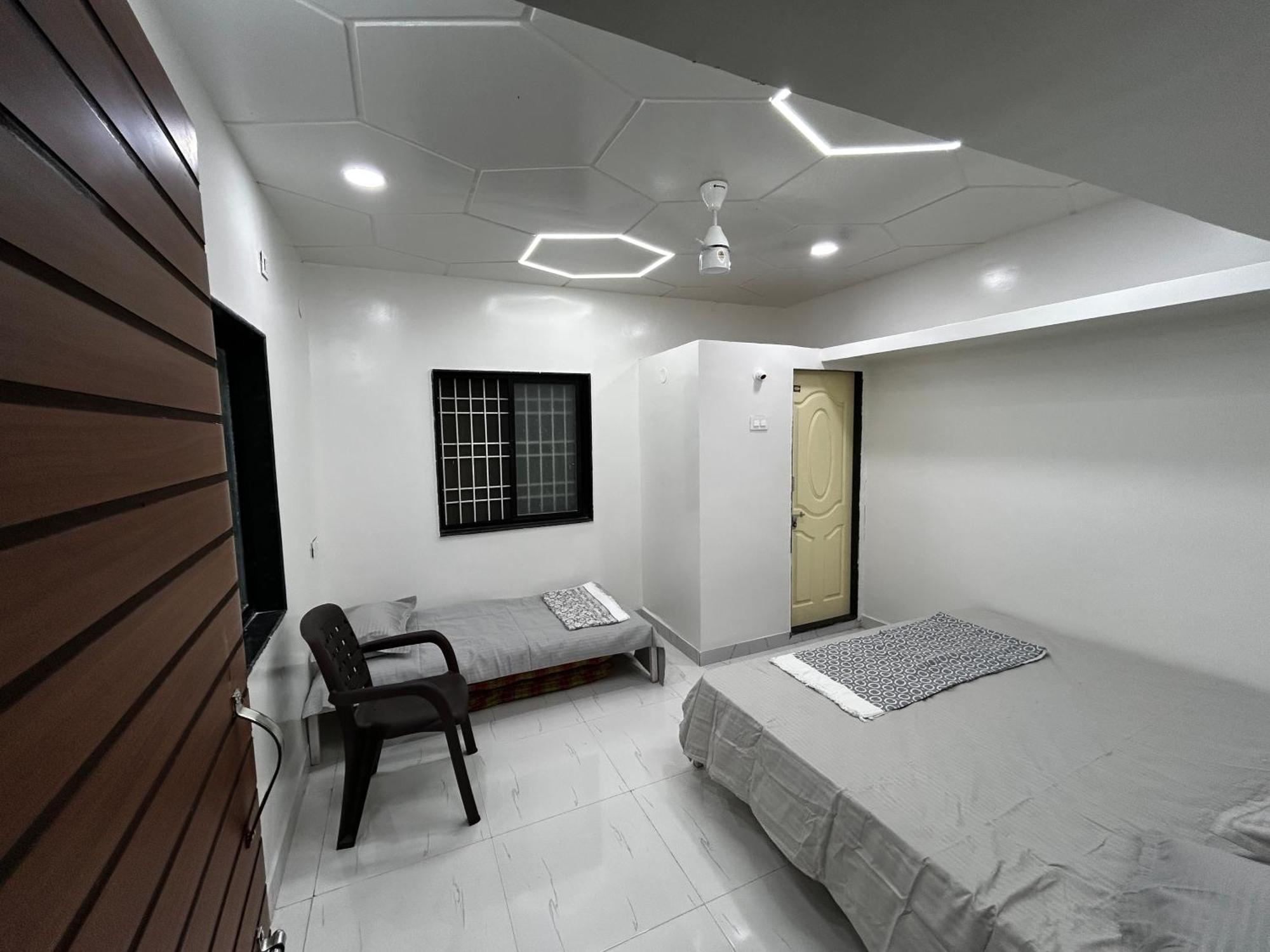 Vatavriksha Guest House,Akkalkot Akalkot Dış mekan fotoğraf